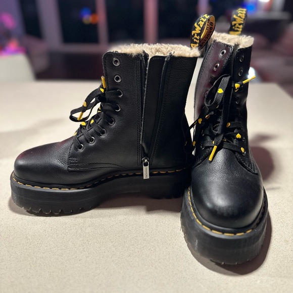 Jaden boot leather faux fur lined platform size 9 (used) - Picture 2 of 6